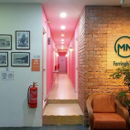 Mn Ferringhi Inn バツーフェリンギビーチ エクステリア 写真