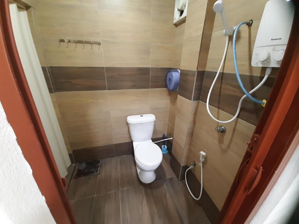 Mn Ferringhi Inn バツーフェリンギビーチ エクステリア 写真