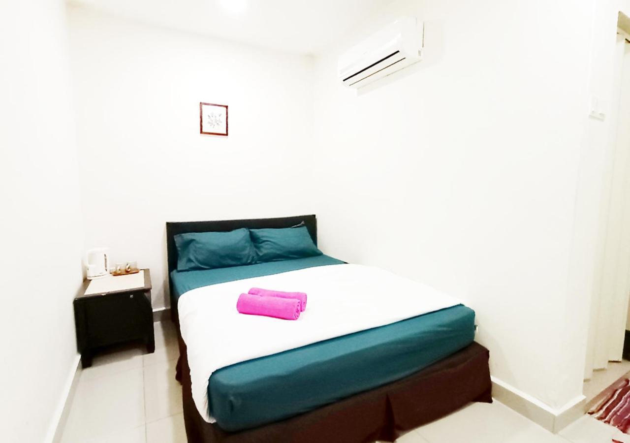 Mn Ferringhi Inn バツーフェリンギビーチ エクステリア 写真
