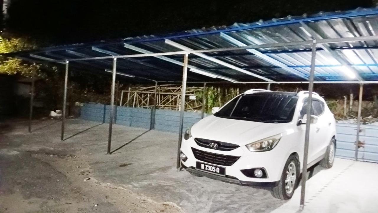 Mn Ferringhi Inn バツーフェリンギビーチ エクステリア 写真