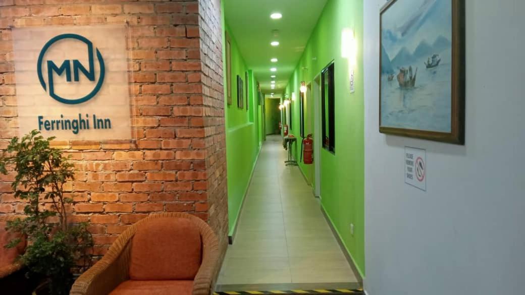 Mn Ferringhi Inn バツーフェリンギビーチ エクステリア 写真